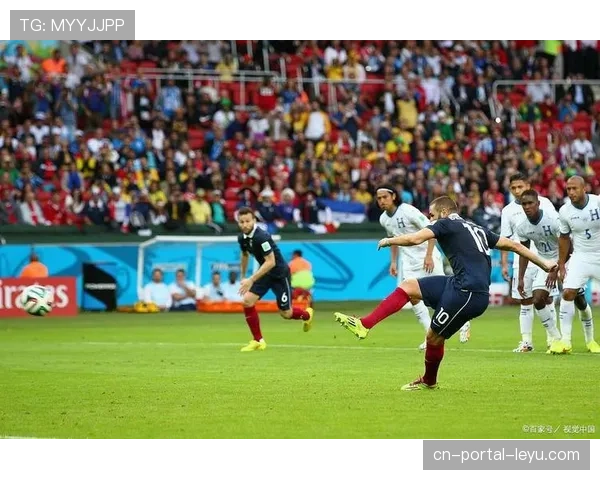 巴黎圣日耳曼1-2不敌里昂，六连胜遭终结积分优势缩至1分